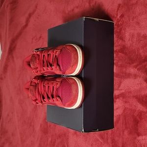 Nike SB Dunk Low Gym Red Triple University Red White